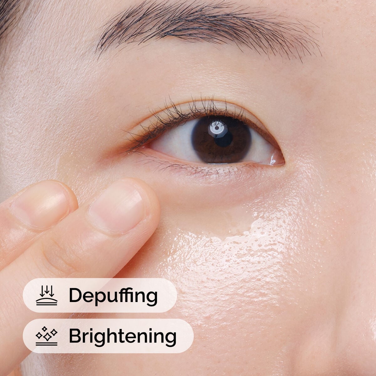 caffeine-solution-5-egcg-eye-serum-w7 ord-caffeine-solution-egcg-model-application-with-benefits.jpg